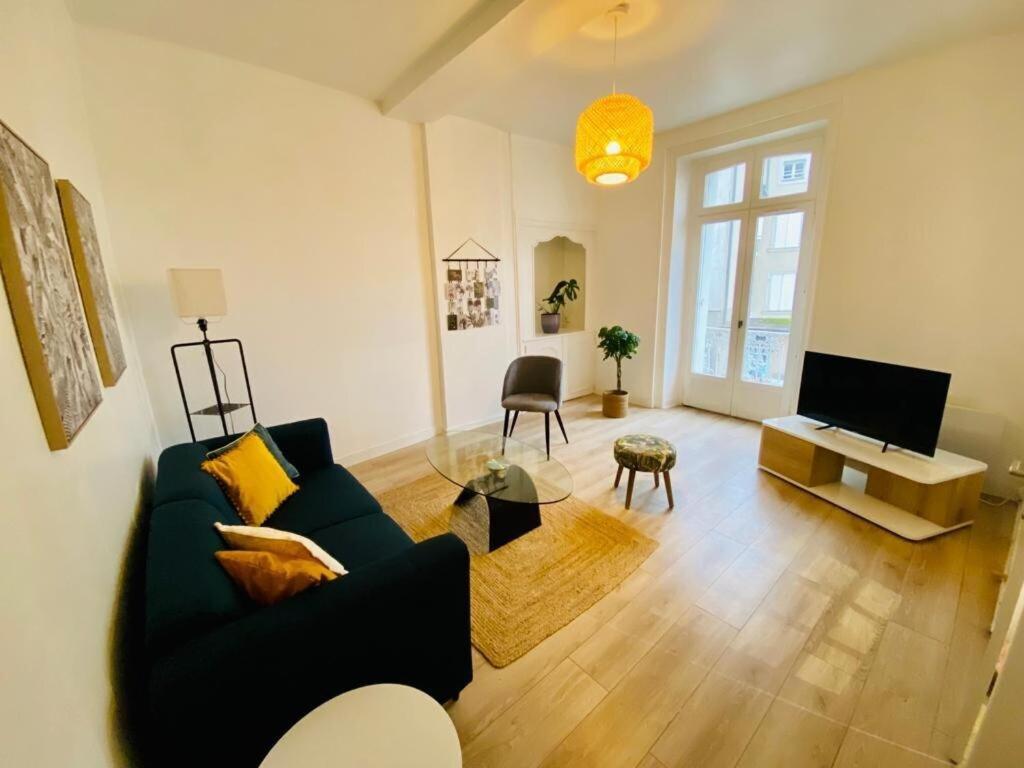 Au Coeur De Ville Laval  Chambre photo