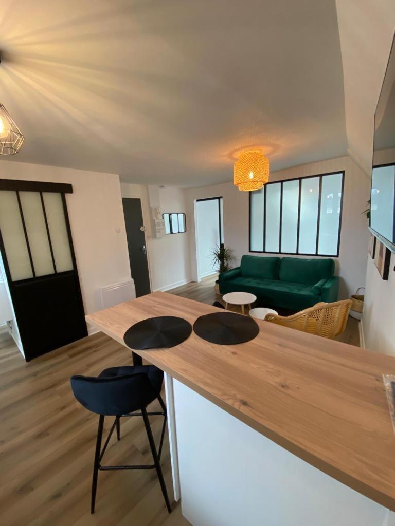 Au Coeur De Ville Laval  Chambre photo