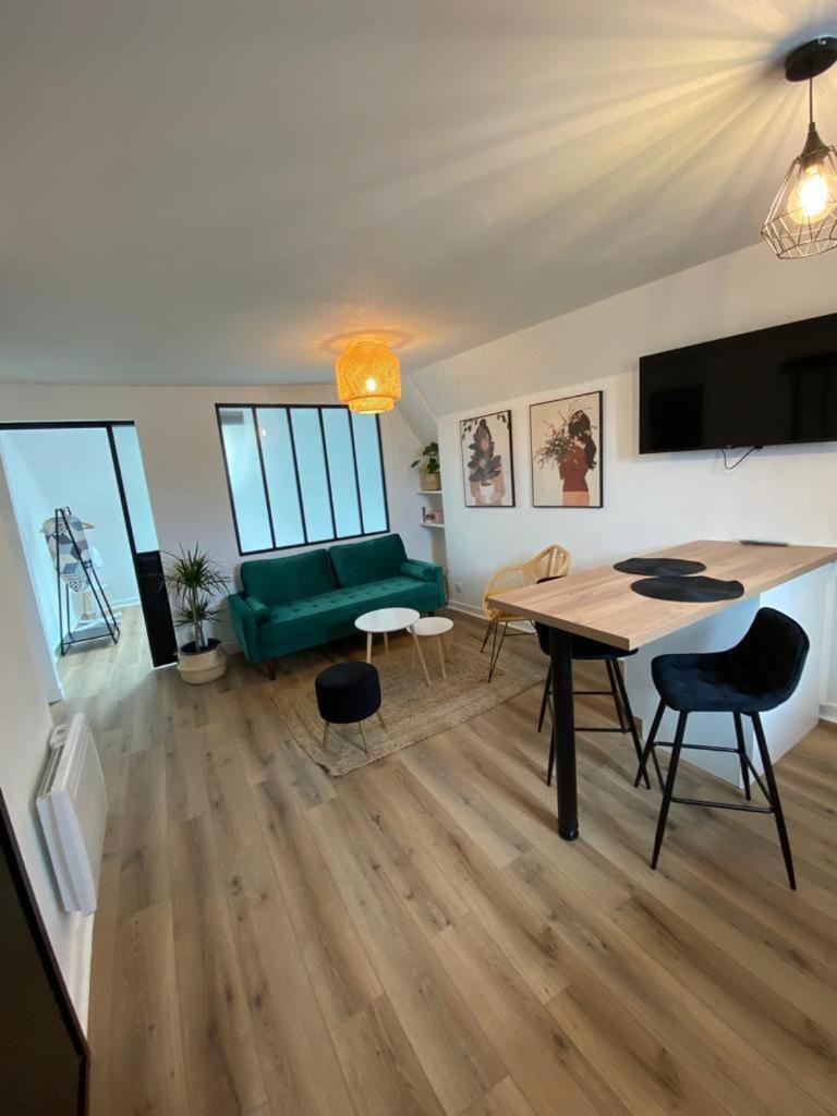 Au Coeur De Ville Laval  Chambre photo