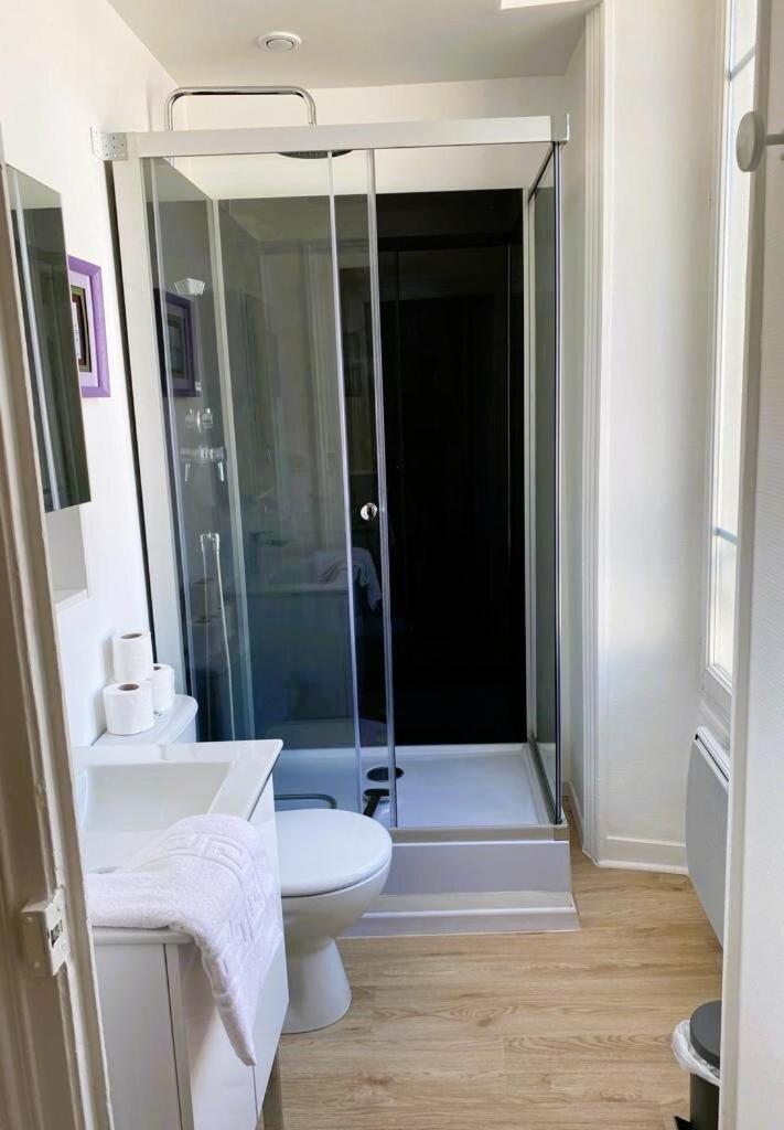 Au Coeur De Ville Laval  Chambre photo